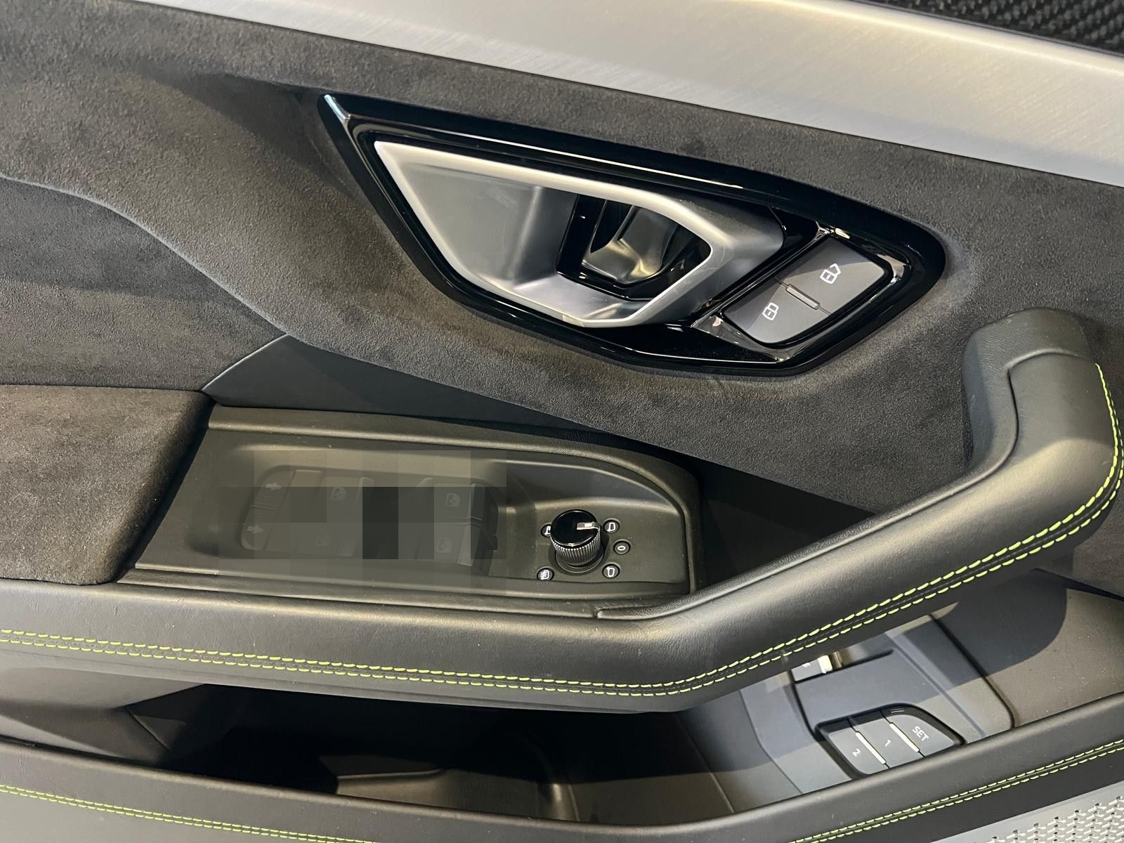 Lamborghini Urus *Großes Carbon Paket*Akrapovic* foto 18