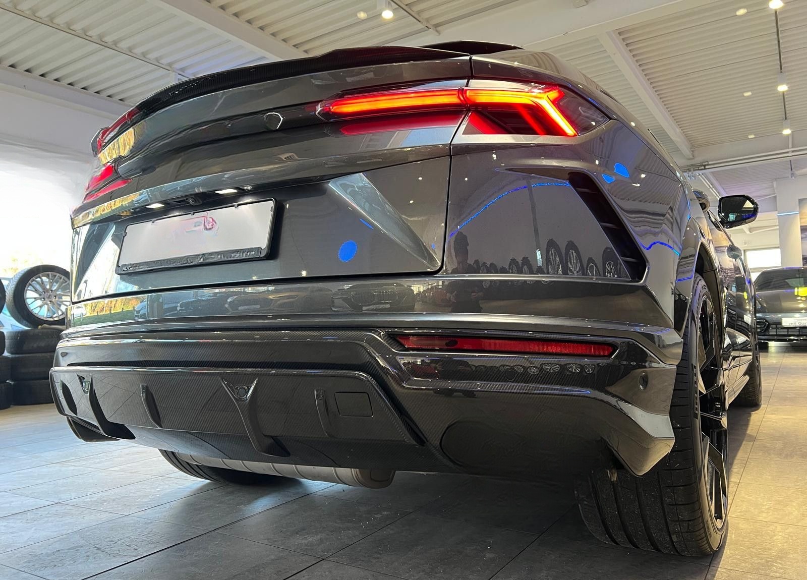 Lamborghini Urus *Großes Carbon Paket*Akrapovic* foto 6
