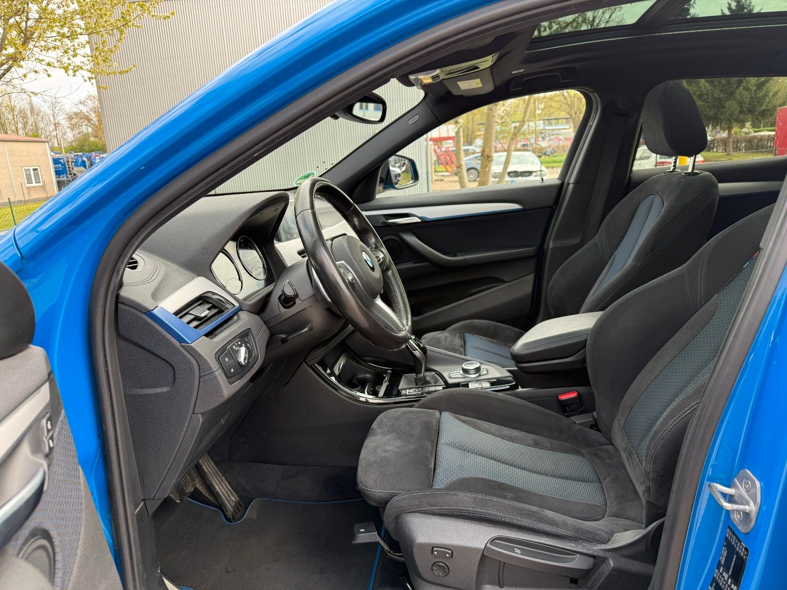 BMW X2 sDrive 18 d M Paket Shadowline*Sportsitze* foto 17