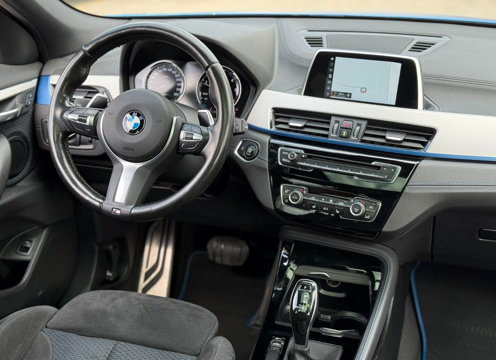 BMW X2 sDrive 18 d M Paket Shadowline*Sportsitze* foto 21