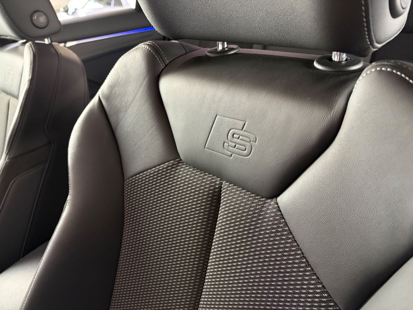 Audi Q3 Sportback 40 TFSI qu S line Pano 360 Sonos 20 foto 13