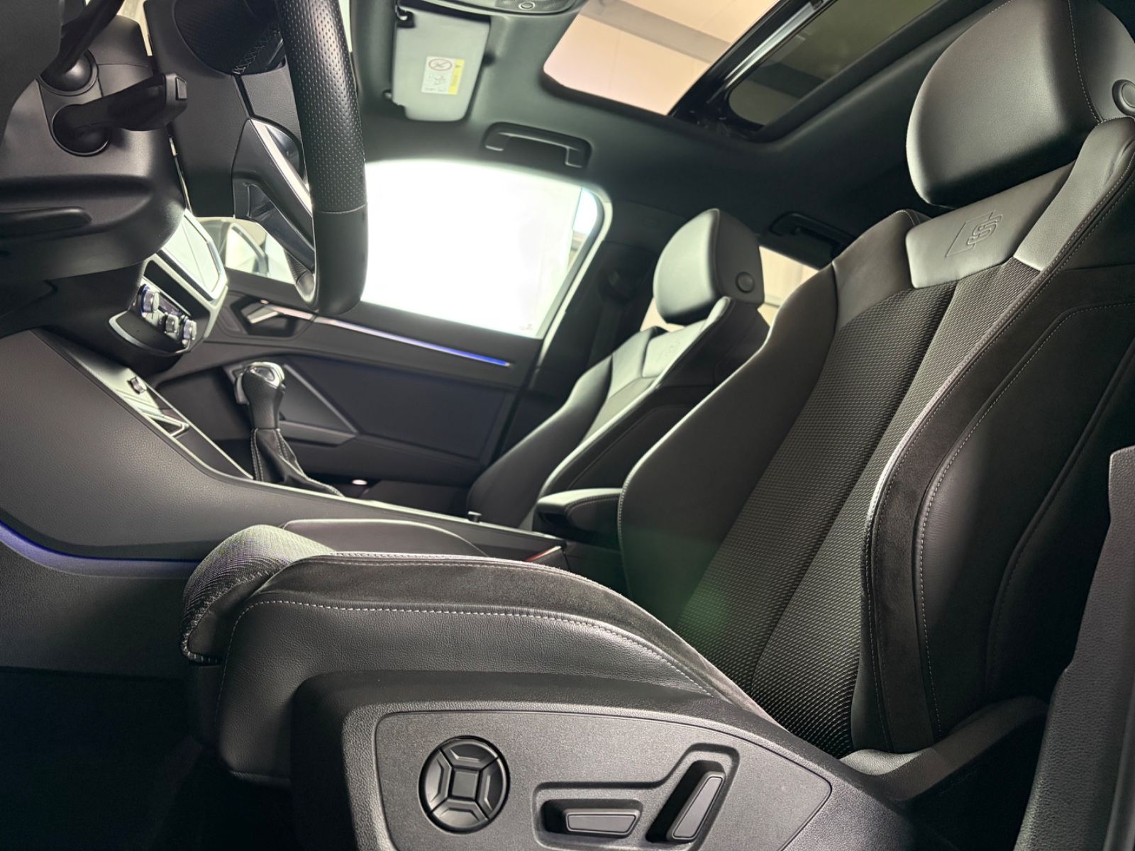 Audi Q3 Sportback 40 TFSI qu S line Pano 360 Sonos 20 foto 14