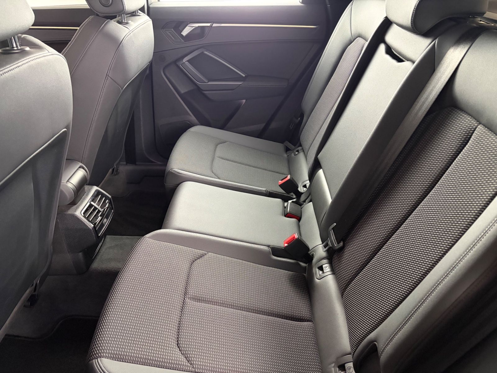 Audi Q3 Sportback 40 TFSI qu S line Pano 360 Sonos 20 foto 19