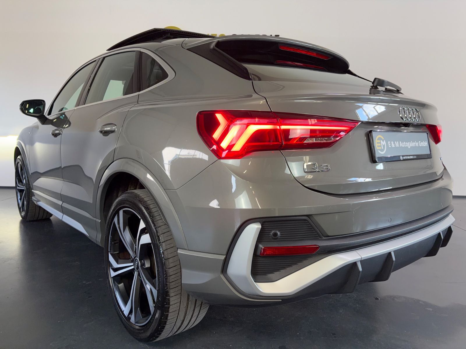 Audi Q3 Sportback 40 TFSI qu S line Pano 360 Sonos 20 foto 3
