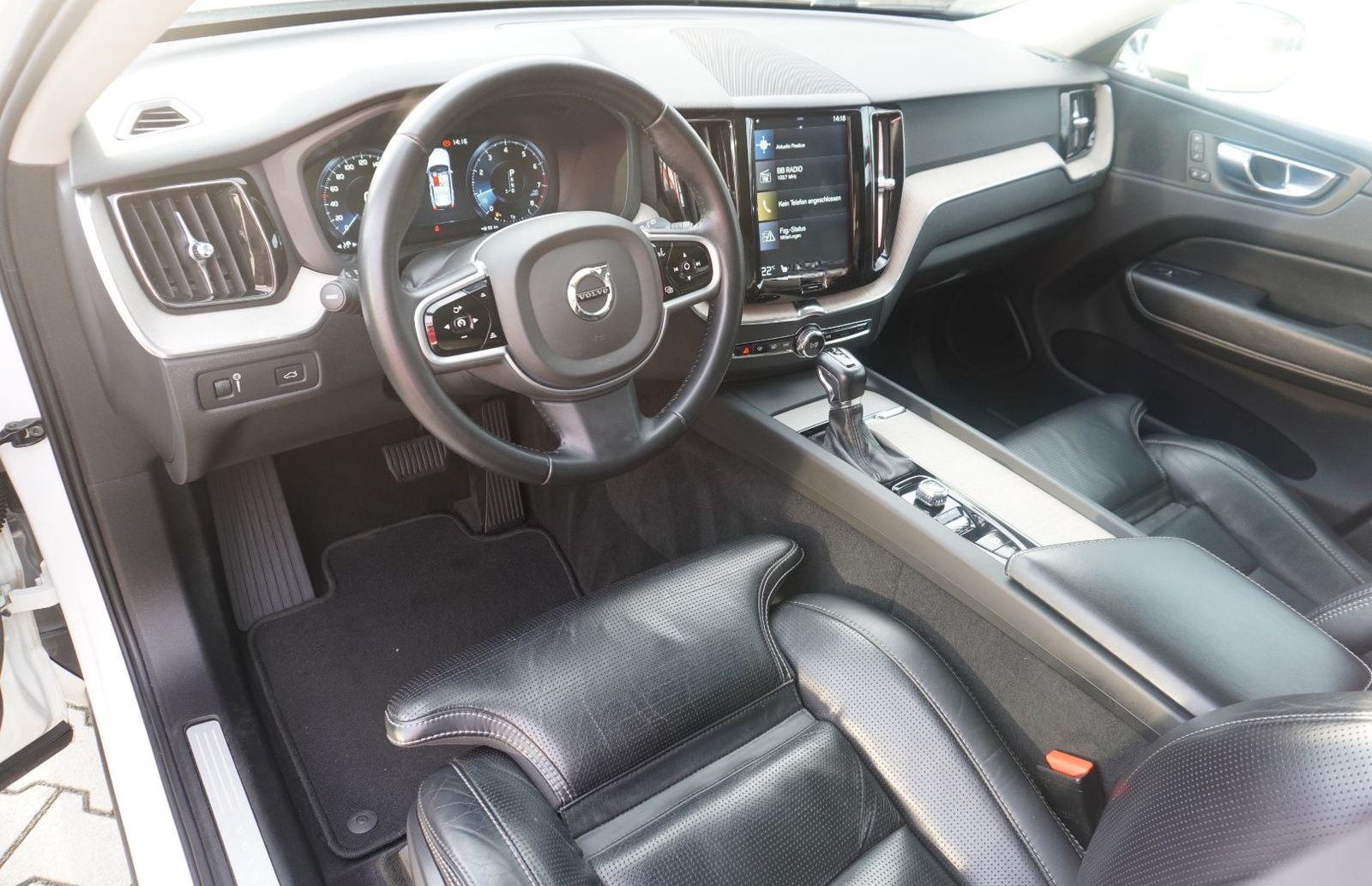 Volvo XC60 2.0 Inscription AWD LED Navi Panorama PDC foto 11