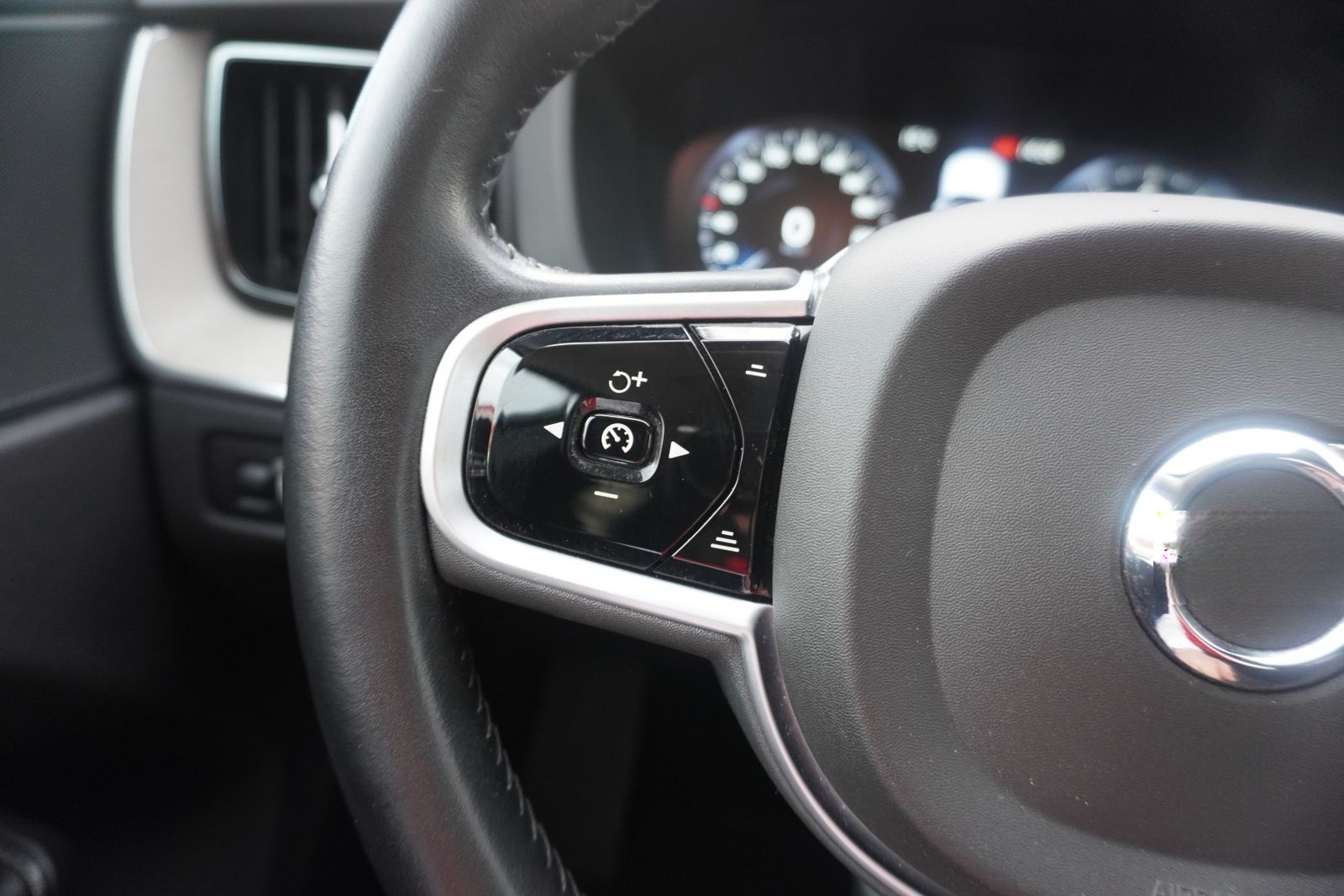 Volvo XC60 2.0 Inscription AWD LED Navi Panorama PDC foto 16