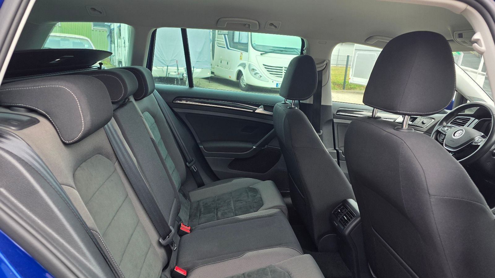 Volkswagen Golf VII Variant R-Line*ACC*RFK*AHK*SHZ*Navi*18" foto 13