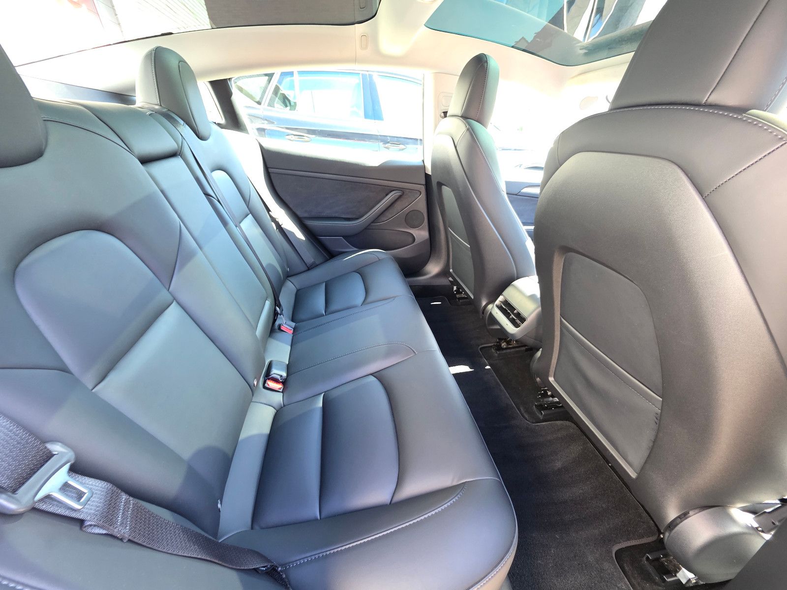 Tesla Model 3 RWD Ryzen! LFP! SoH 94%! 1.HAND Netto 21 foto 17