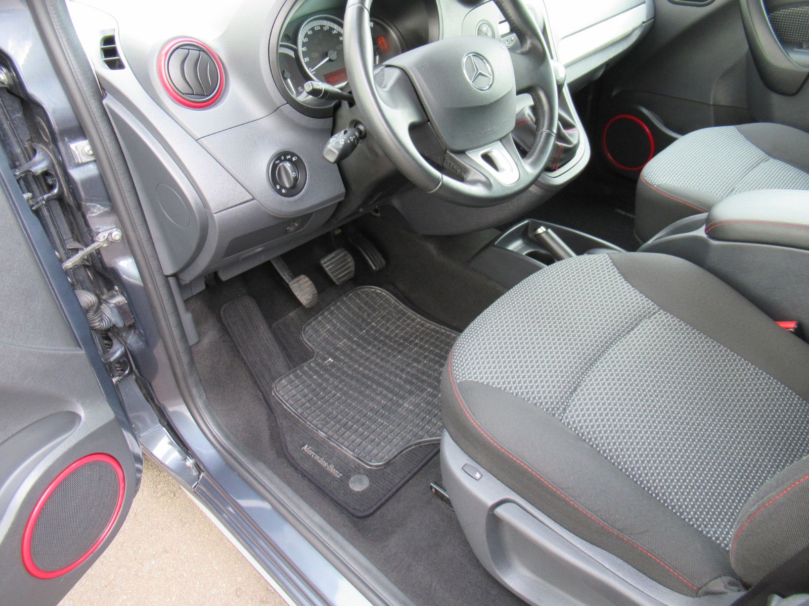 Mercedes-Benz Citan Tourer 111 CDI Edition 2.Hand/LM/Klima/SHZ foto 22