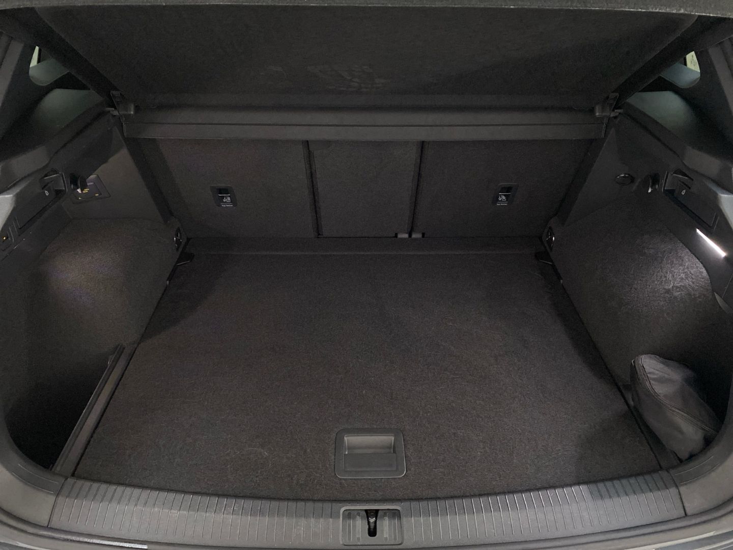 Volkswagen Tiguan R 2.0TSI 4Motion Akrapovic AHK Pano Leder foto 12