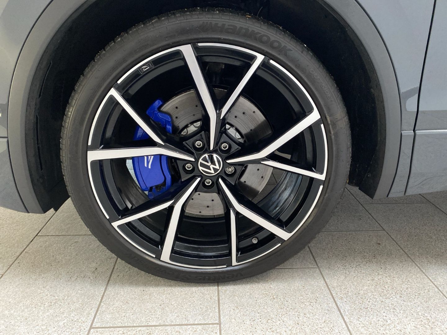 Volkswagen Tiguan R 2.0TSI 4Motion Akrapovic AHK Pano Leder foto 5
