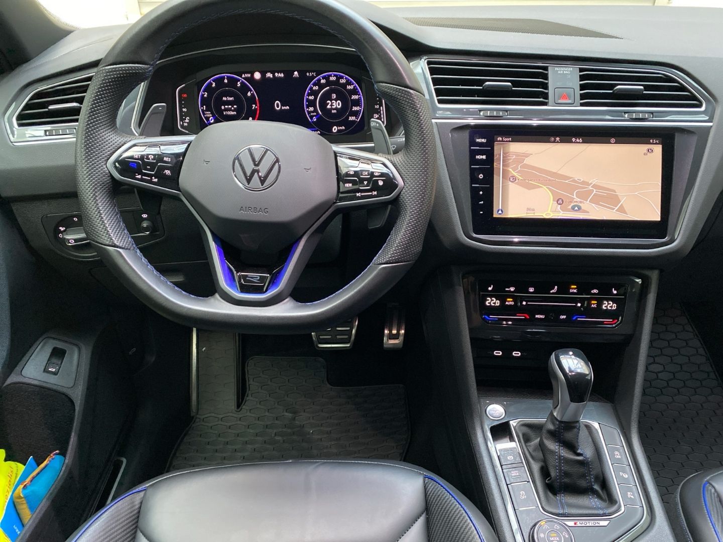 Volkswagen Tiguan R 2.0TSI 4Motion Akrapovic AHK Pano Leder foto 7