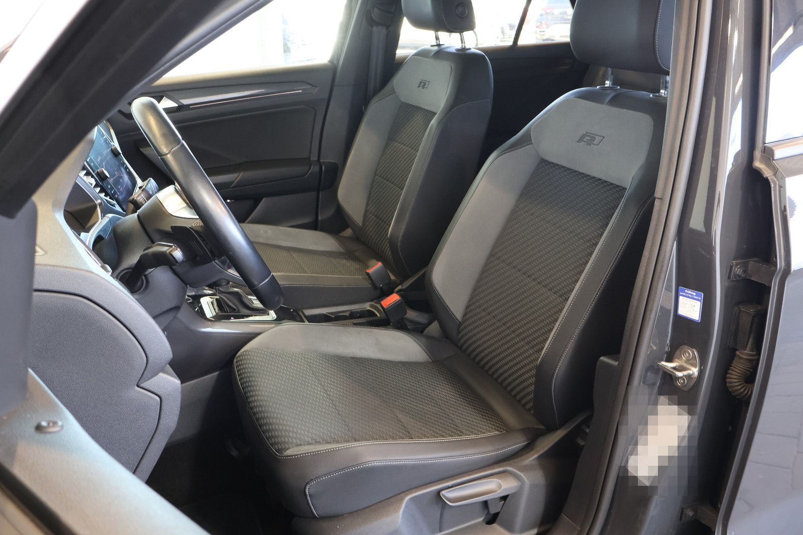 Volkswagen T-Roc 2.0 TDI R-Line NAVI+FRONT+LANE+PDC+18" foto 11