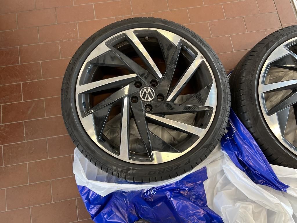 Volkswagen Arteon R-Line 2.0 TDI*DCC*STHZ*KAMERA*KEYLESS*IQ foto 5