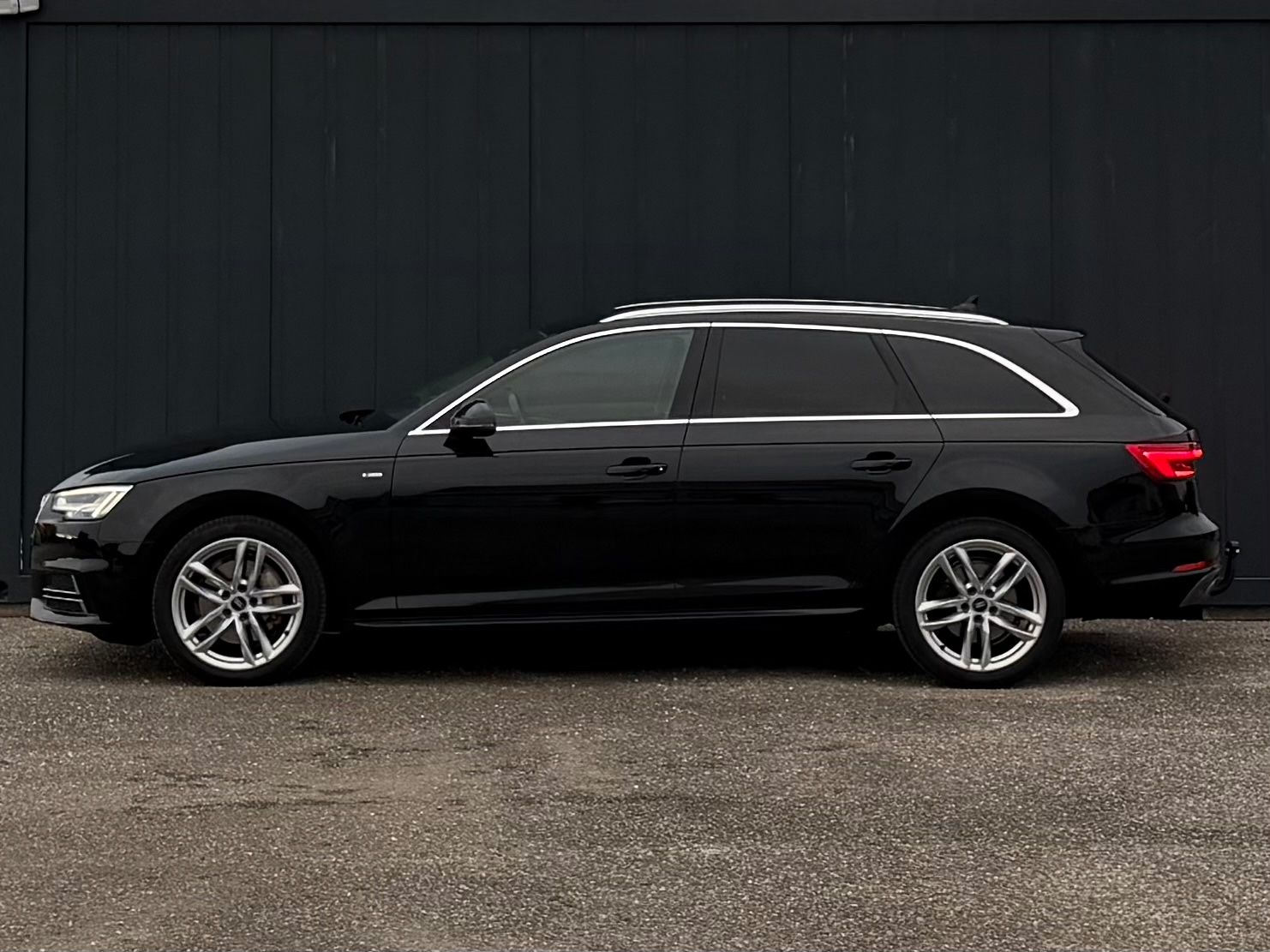 Audi A4 2.0 TDI S-LINE MATRIX,VIRTUAL,AHK,TMPMT,KLIMA foto 8
