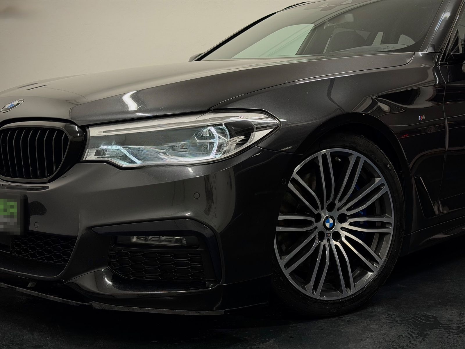 BMW 540d M-PAKET X-DRIVE ACC/H&K/KEYLESS/MEMORY/HUD foto 2