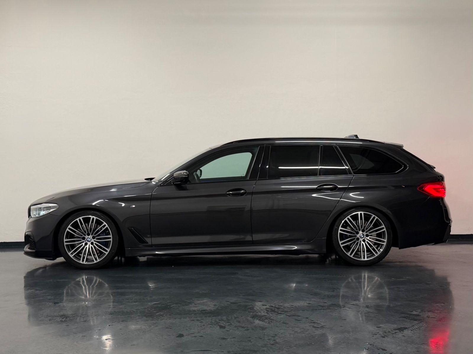 BMW 540d M-PAKET X-DRIVE ACC/H&K/KEYLESS/MEMORY/HUD foto 11