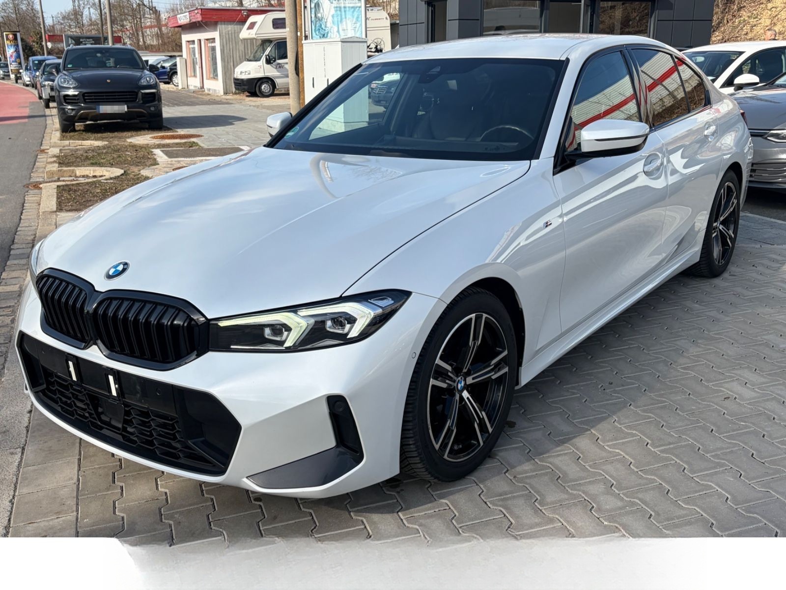 BMW 320d M Sportpaket Auto. Limo*CURVED*LED*KAMERA*