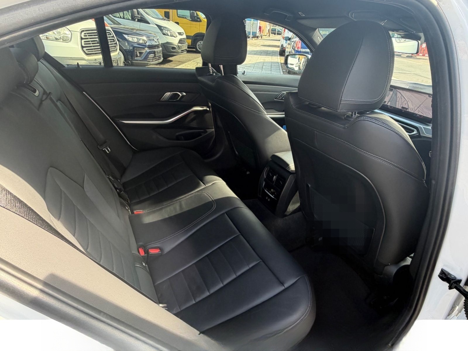 BMW 320d M Sportpaket Auto. Limo*CURVED*LED*KAMERA* foto 17
