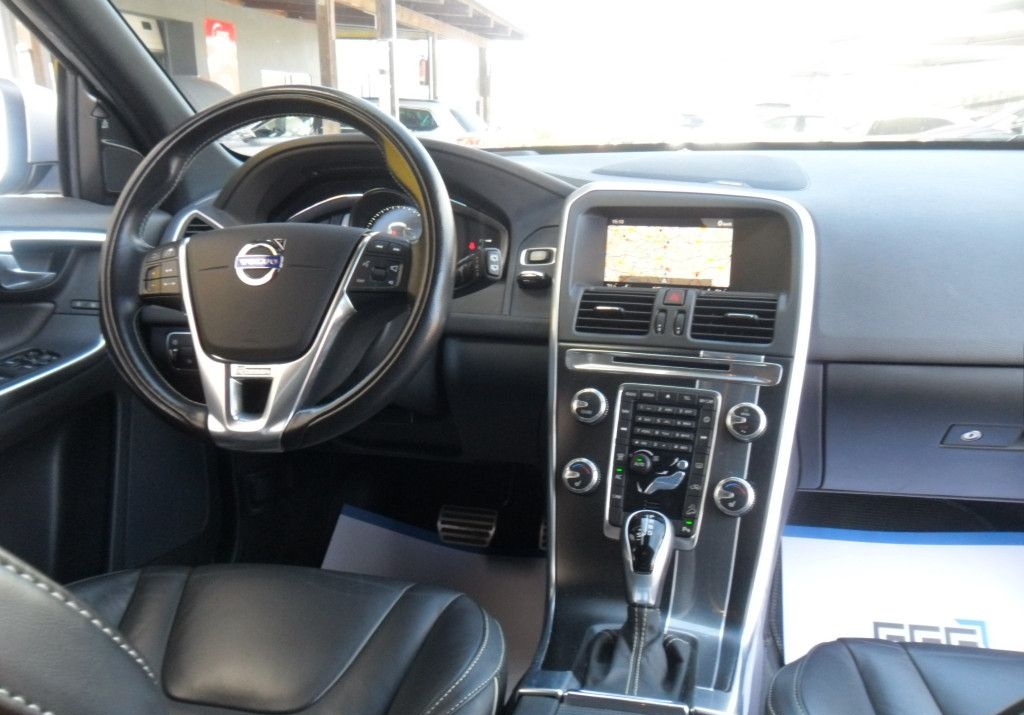 Volvo XC60 Summum AWD R Design foto 14