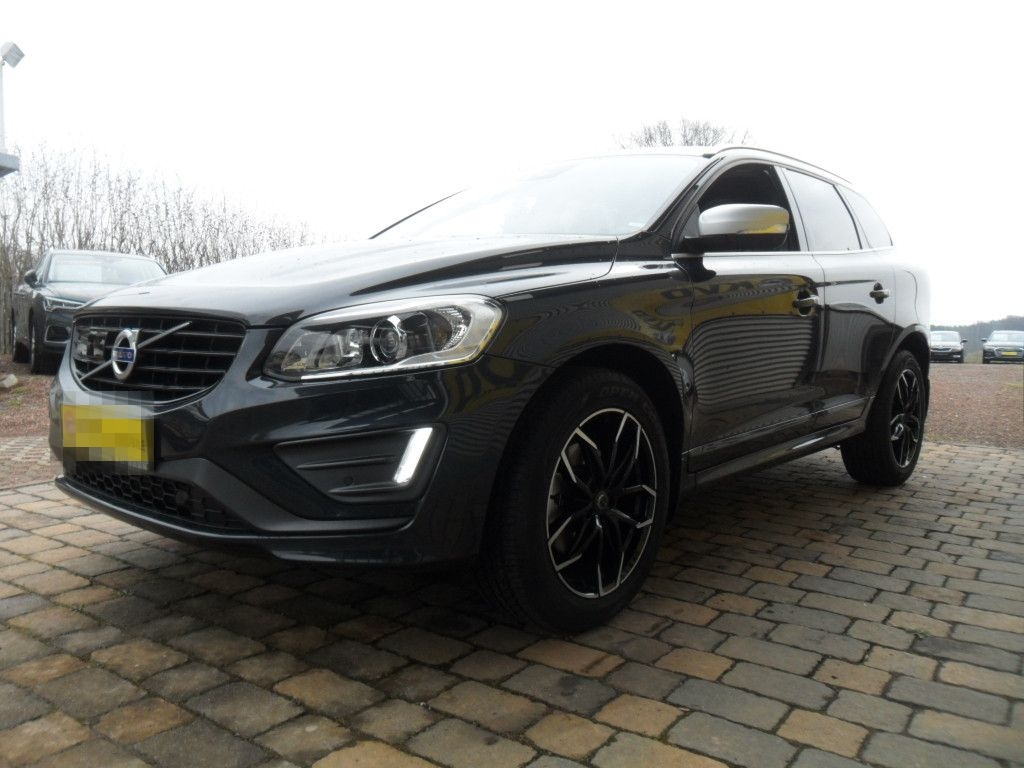Volvo XC60 Summum AWD R Design foto 3