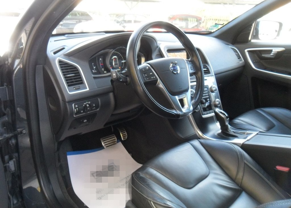 Volvo XC60 Summum AWD R Design foto 10
