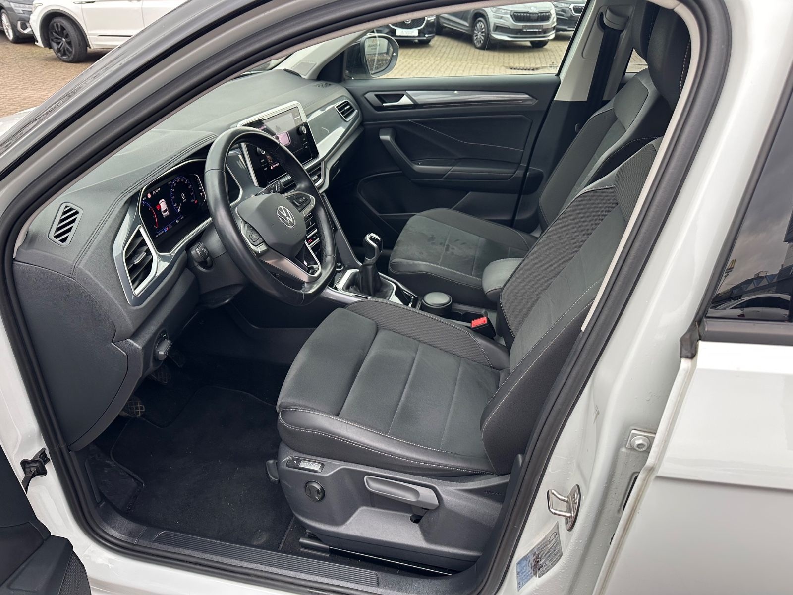 Volkswagen T-Roc 1.5 TSI Style*ACC*LED*AHK*PDC*SHZ* foto 10