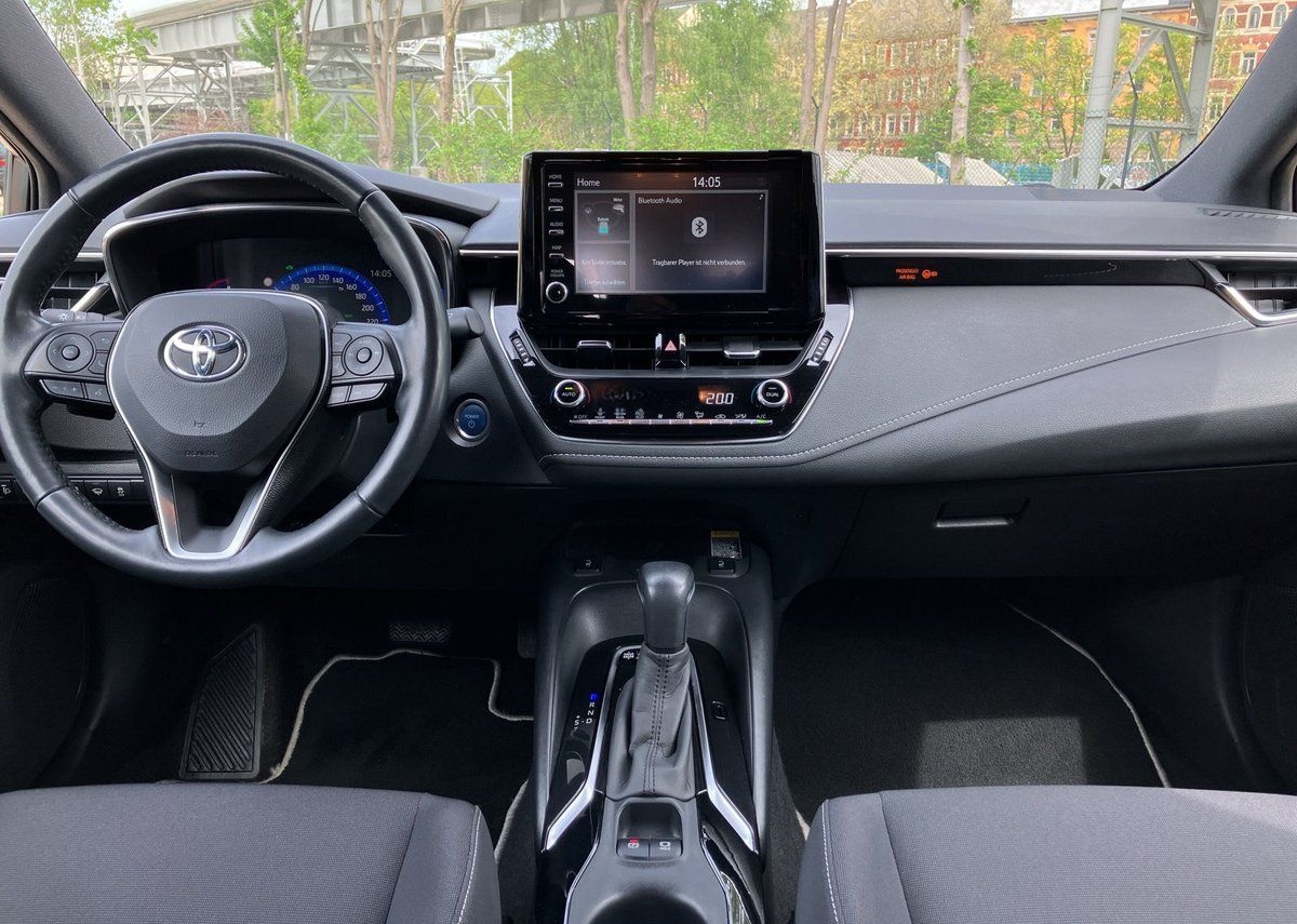 Toyota Corolla TOURING SPORTS 2.0 HYBRID KAMERA+SHZ+LED foto 14