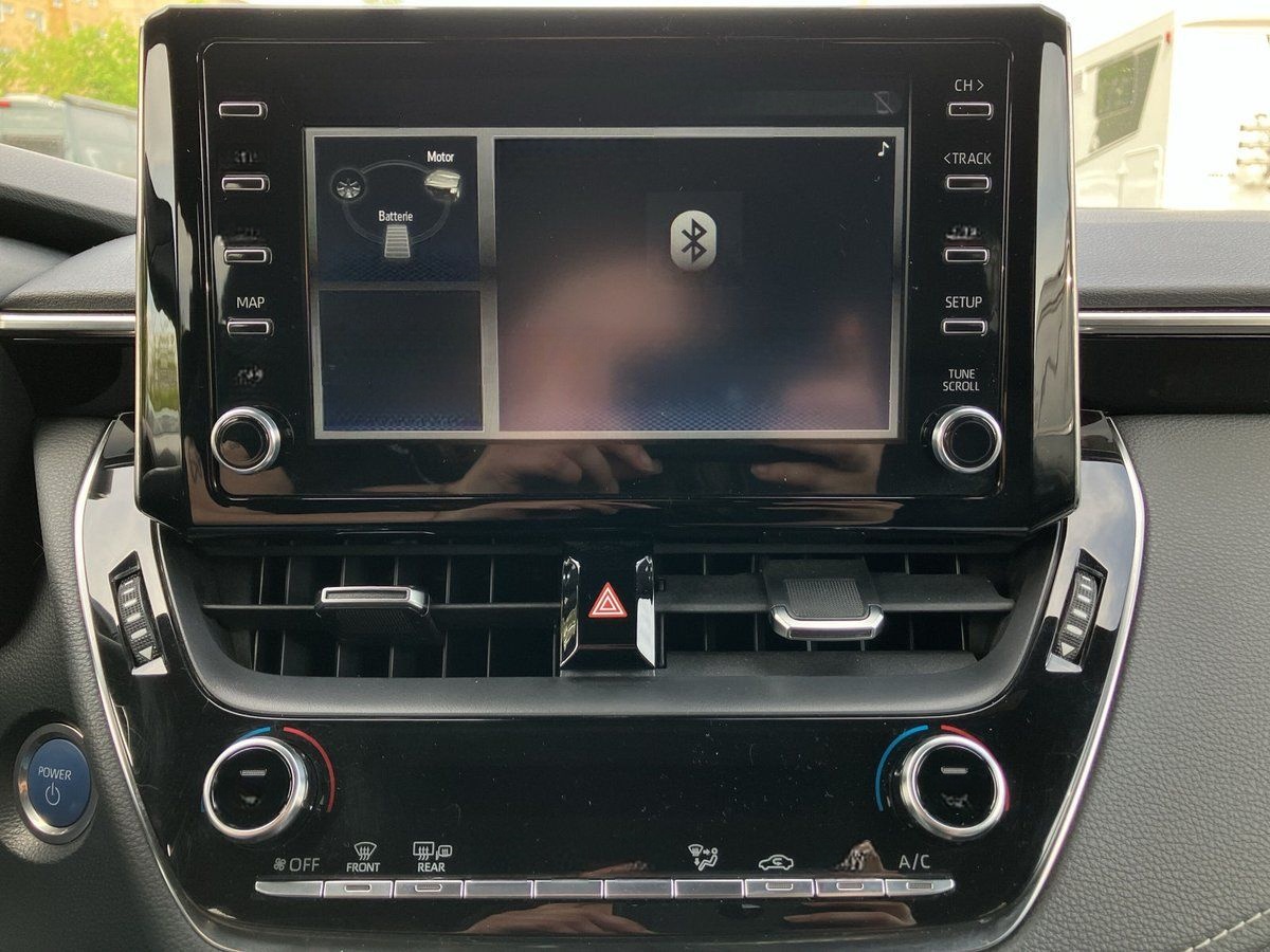 Toyota Corolla TOURING SPORTS 2.0 HYBRID KAMERA+SHZ+LED foto 17