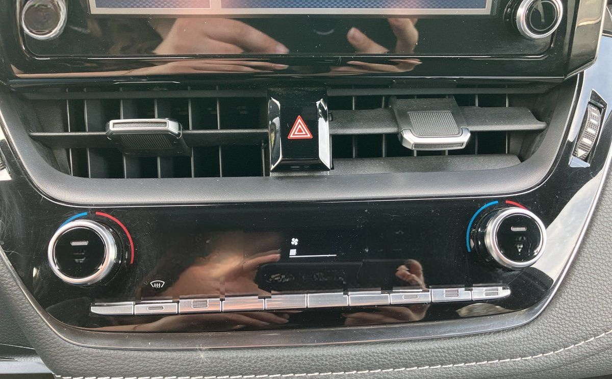 Toyota Corolla TOURING SPORTS 2.0 HYBRID KAMERA+SHZ+LED foto 18