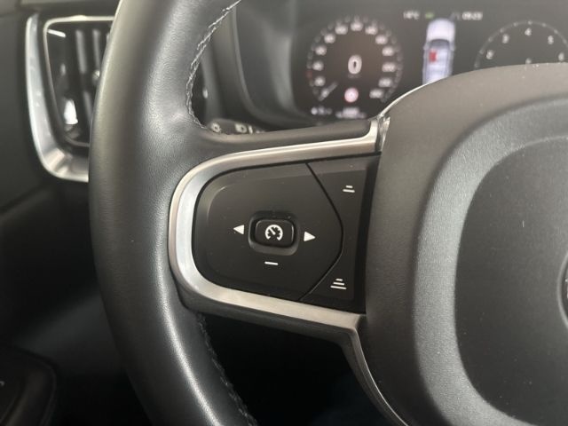 Volvo V60 Kombi Momentum Core - Apple CarPlay - AHK -  foto 21
