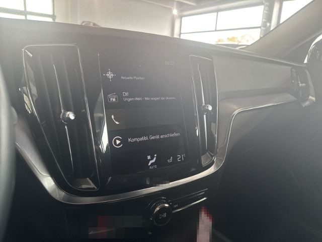 Volvo V60 Kombi Momentum Core - Apple CarPlay - AHK -  foto 23