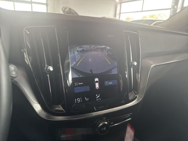 Volvo V60 Kombi Momentum Core - Apple CarPlay - AHK -  foto 24