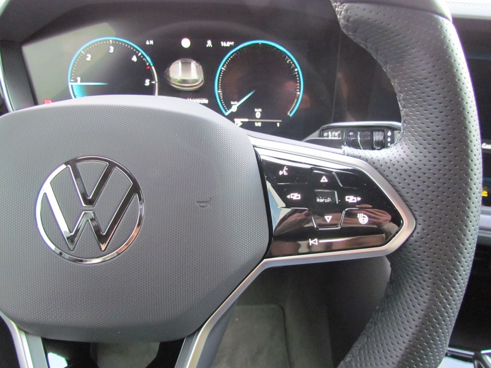 Volkswagen Touareg 3.0 TDI 4Motion 8Aut R-Line *AHK*Sthz*LE foto 18