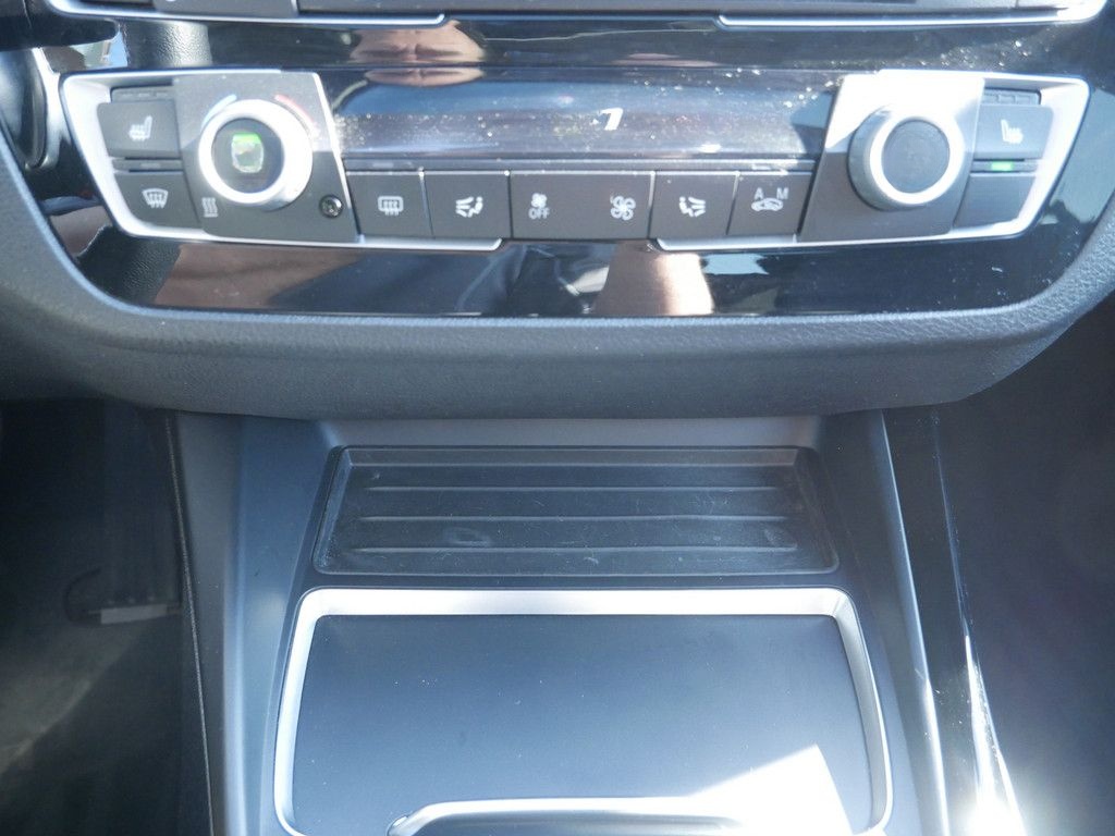 BMW 120 i Sport Line SHZ HGSD NAVI W-LAN FACEL. LED foto 13