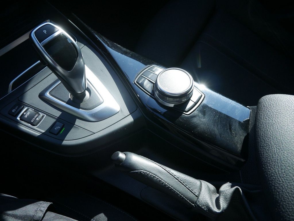 BMW 120 i Sport Line SHZ HGSD NAVI W-LAN FACEL. LED foto 14