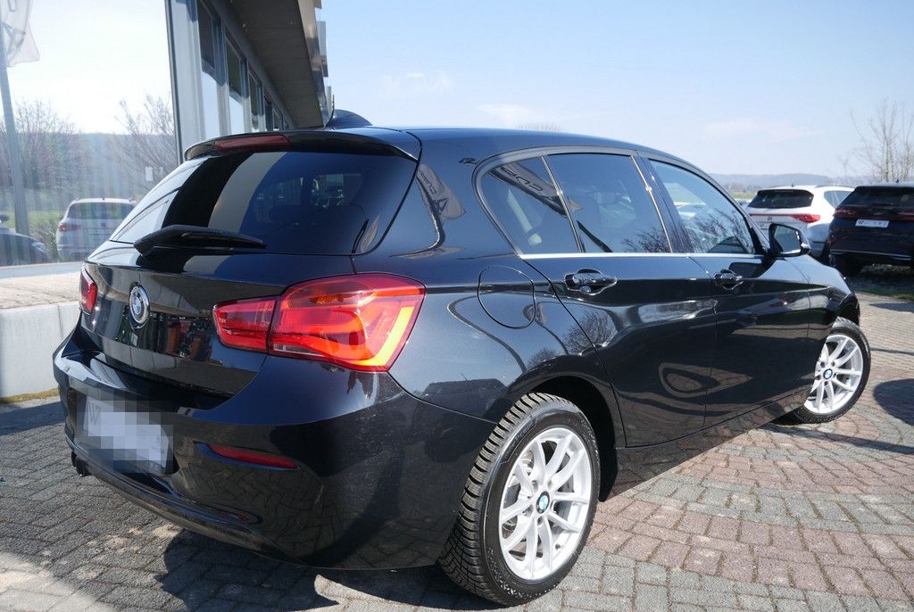 BMW 120 i Sport Line SHZ HGSD NAVI W-LAN FACEL. LED foto 3