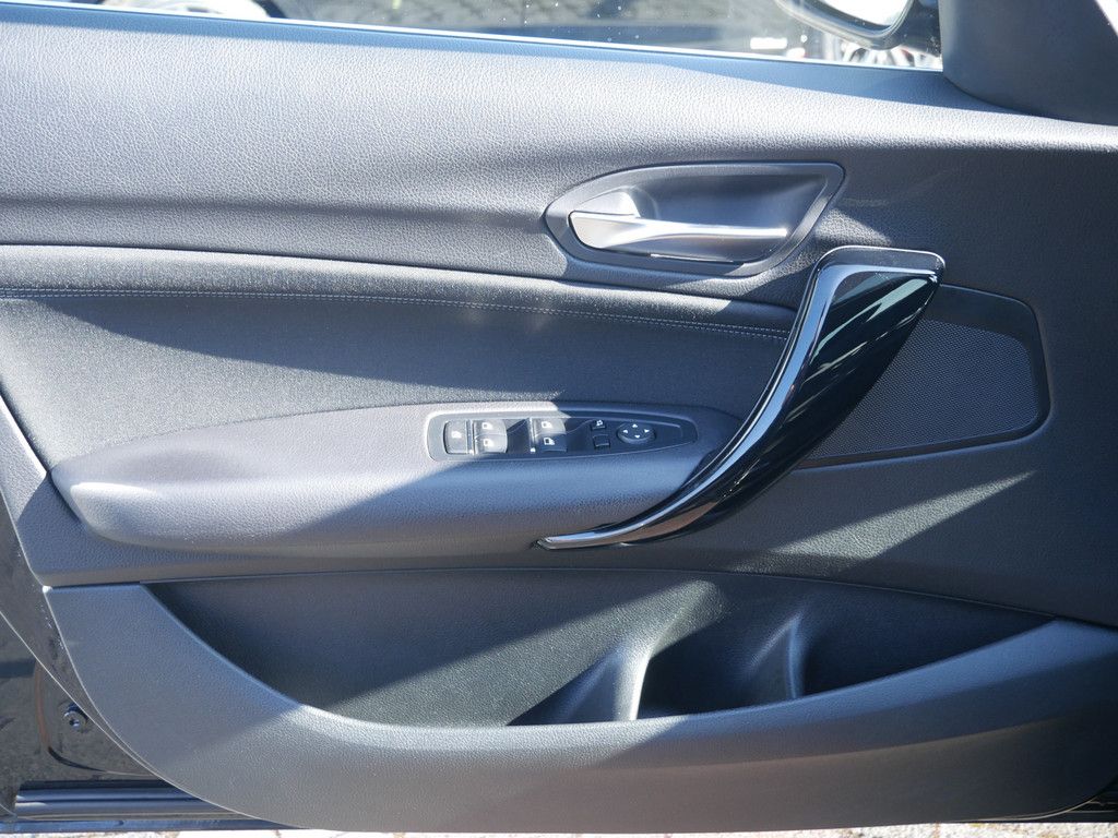 BMW 120 i Sport Line SHZ HGSD NAVI W-LAN FACEL. LED foto 21