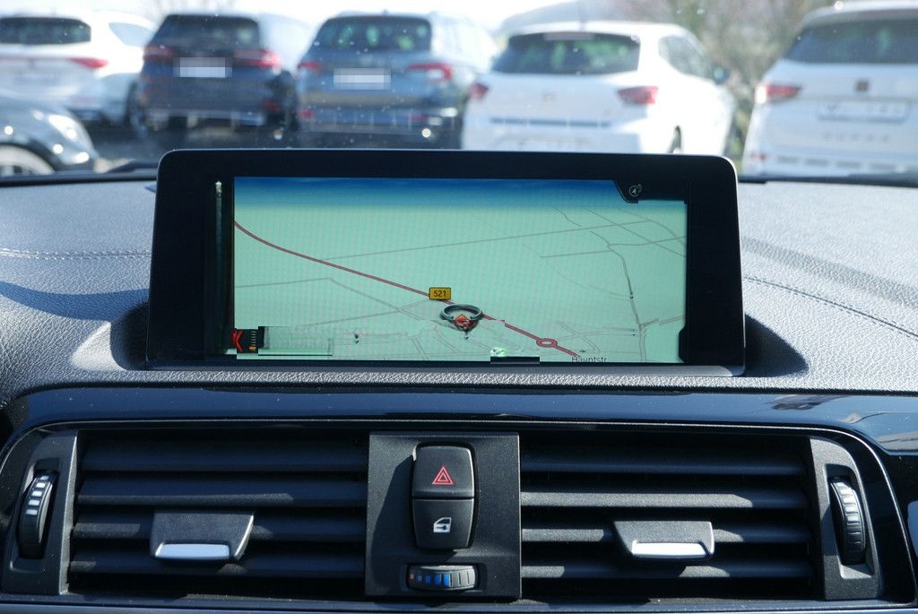 BMW 120 i Sport Line SHZ HGSD NAVI W-LAN FACEL. LED foto 10