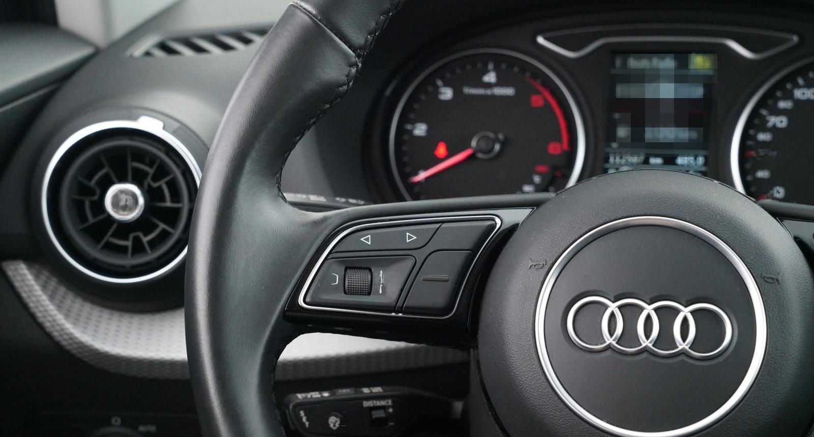 Audi Q2 ADVANCED 35TDI S-TRONIC SCHECKHEFTGEPFLEGT foto 14