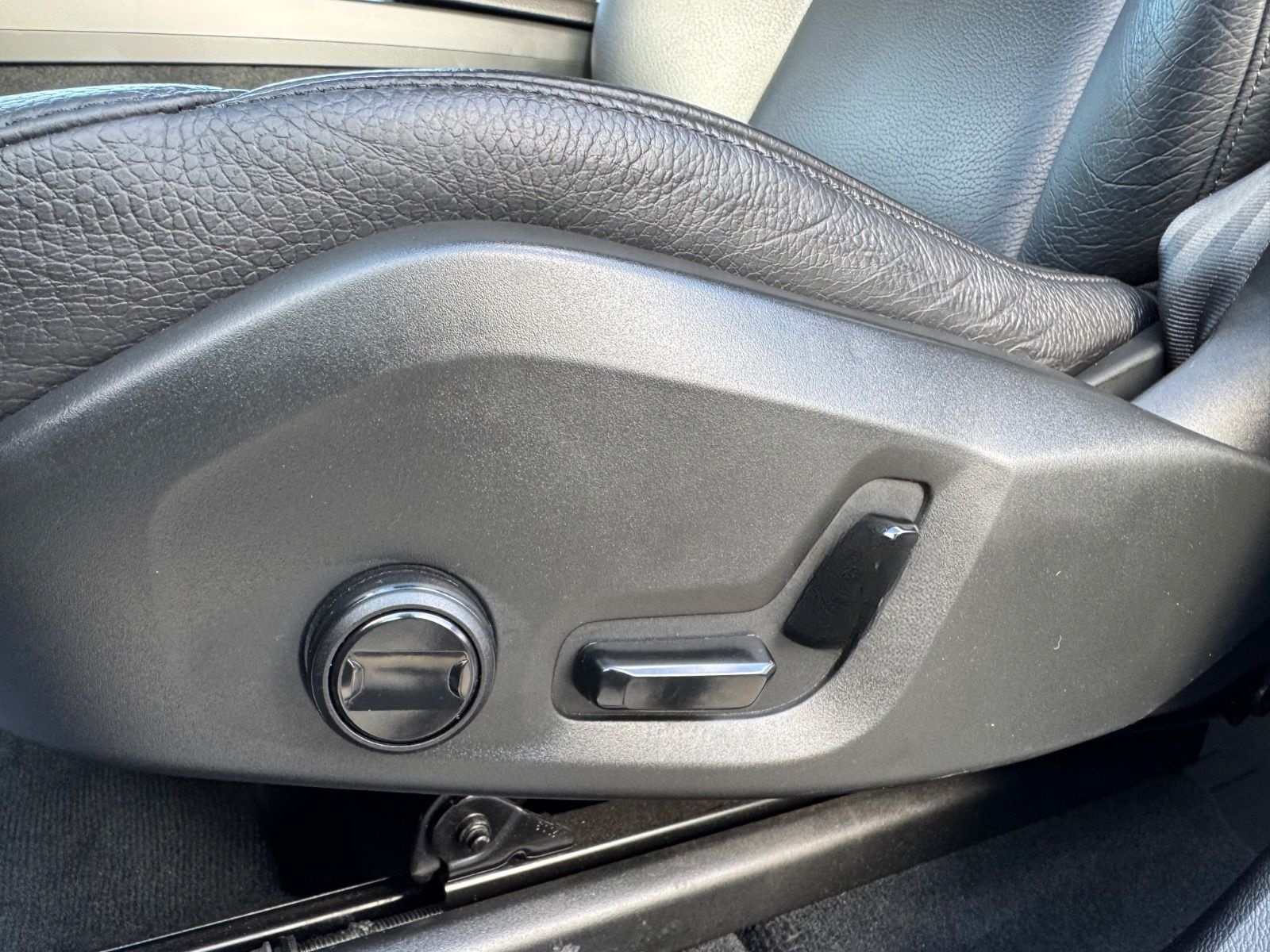 Volvo XC60 Momentum Pro 2WD +Finanzierung+Garantie+ foto 23