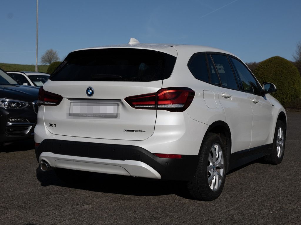 BMW X1 xDrive 25e Advantage PANO LED NAVI KAMERA SHZ foto 6
