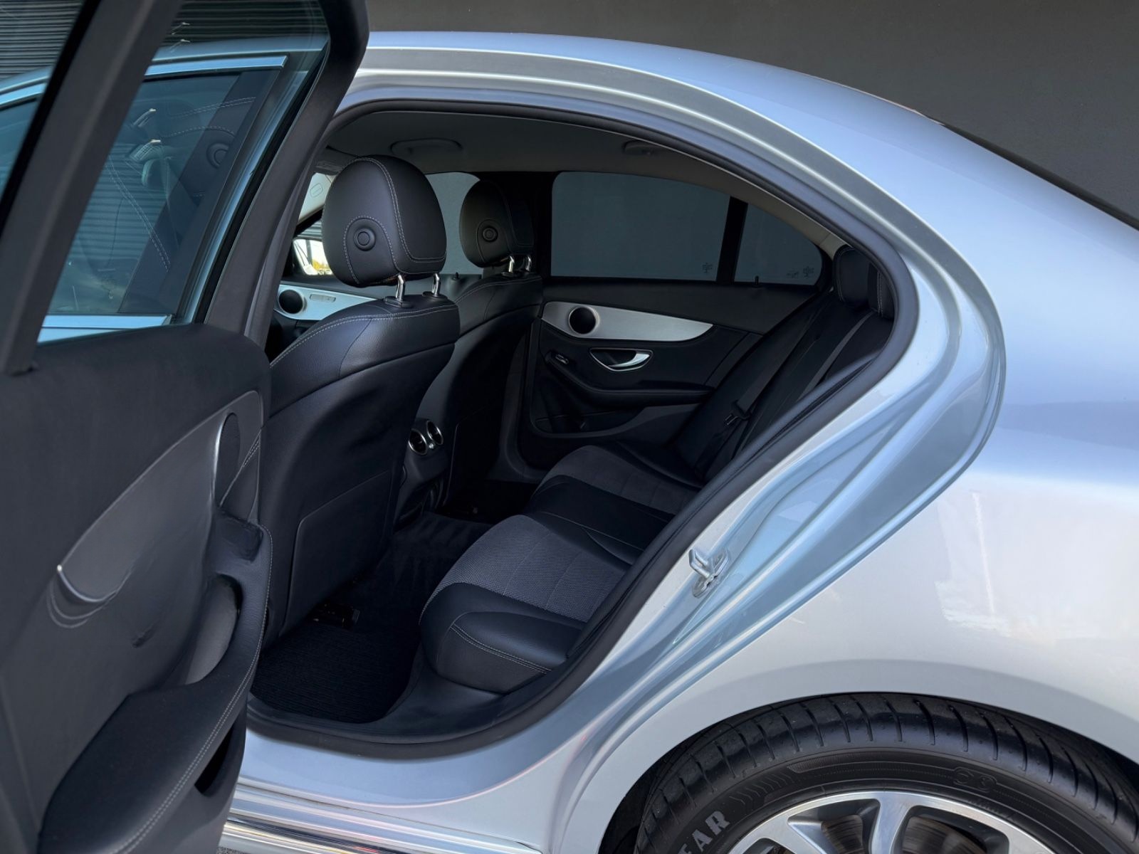 Mercedes-Benz C 220d AVANTGARDE°Aut.°Navi°Xenon°PDC°Leder°LED° foto 17