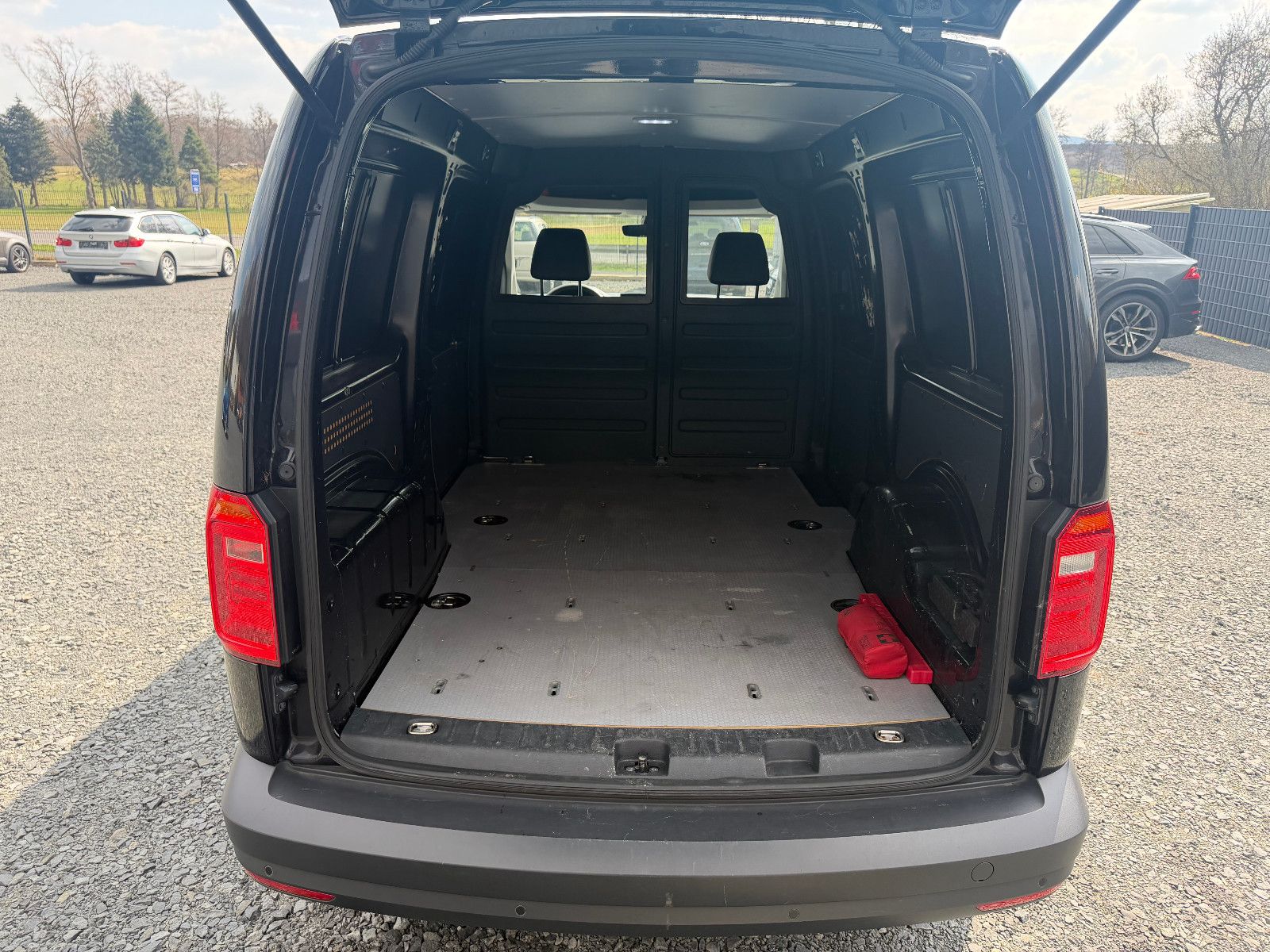 Volkswagen Caddy Maxi 2.0TDI NAVI/KLIMAA/PDC foto 15