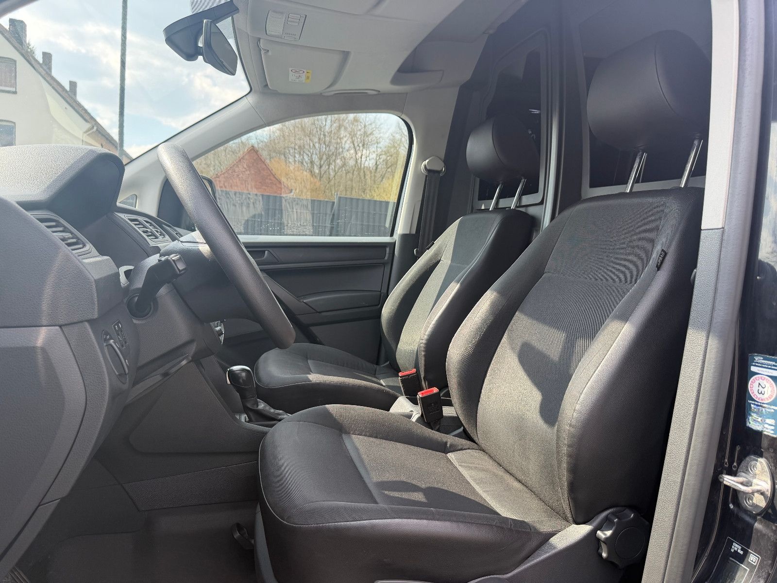 Volkswagen Caddy Maxi 2.0TDI NAVI/KLIMAA/PDC foto 10