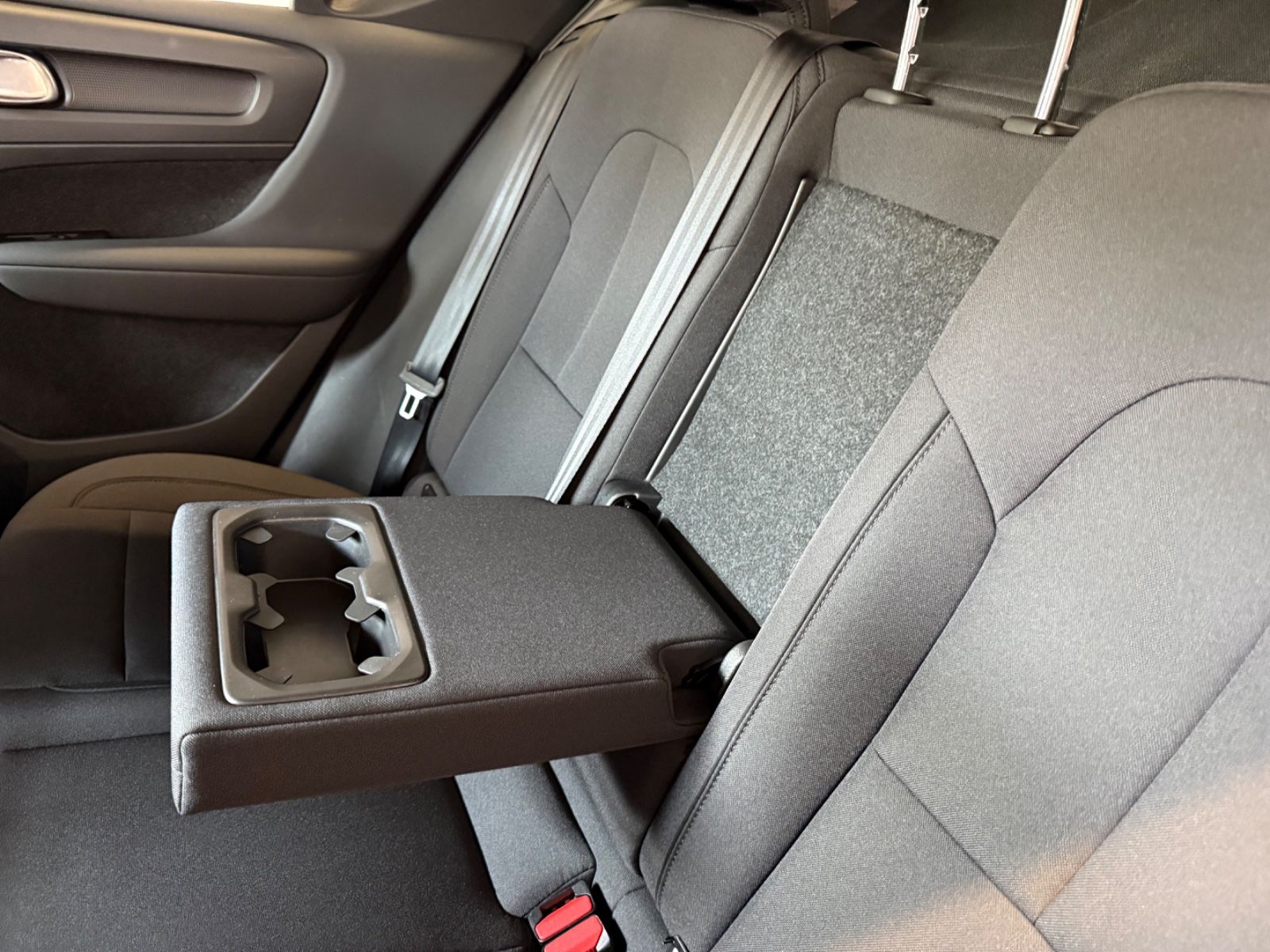 Volvo XC 40 Momentum Pro, ALLRAD, Winterpaket, foto 18