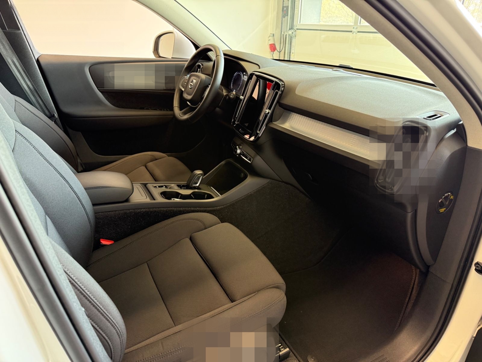 Volvo XC 40 Momentum Pro, ALLRAD, Winterpaket, foto 24