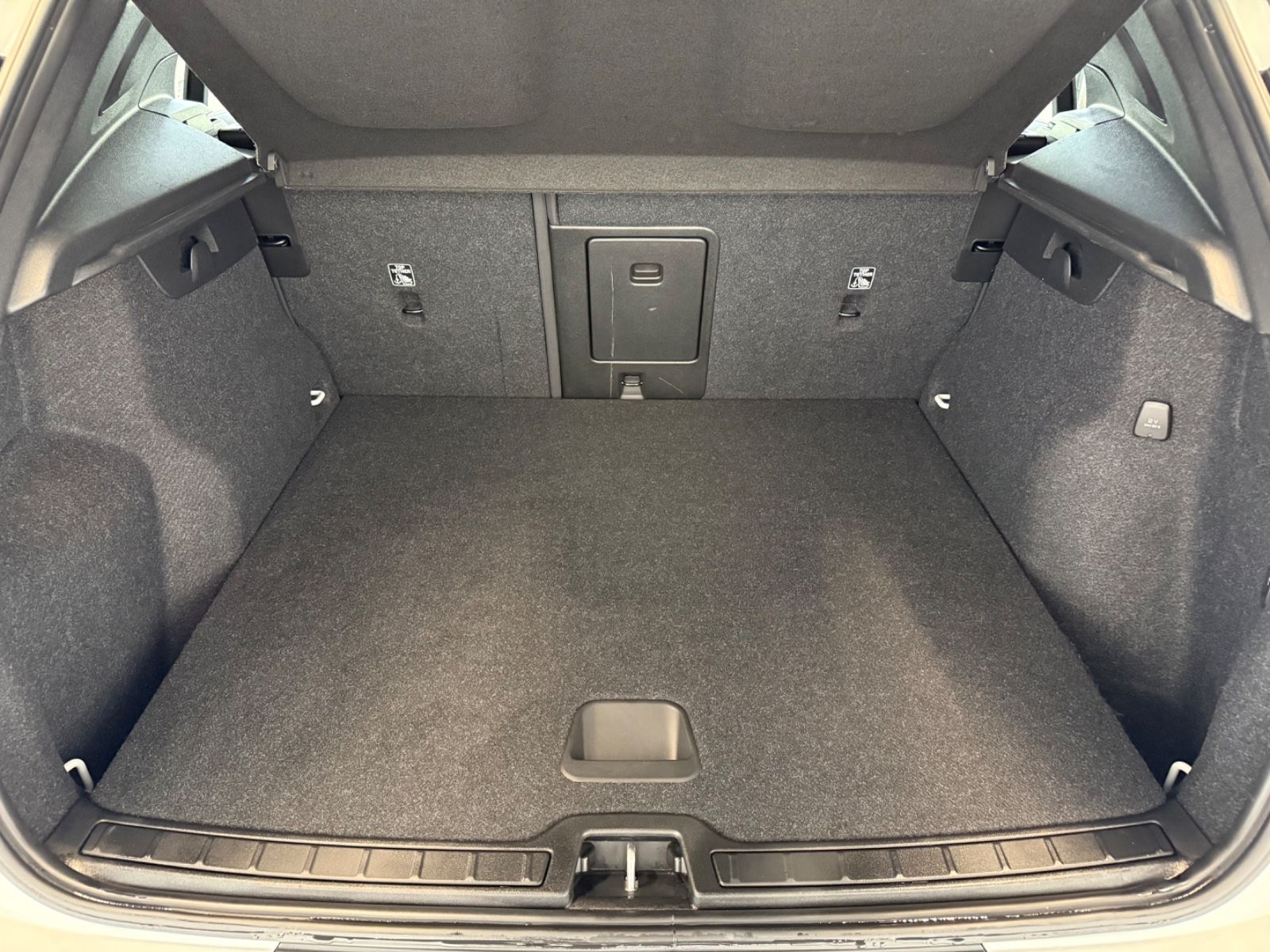 Volvo XC 40 Momentum Pro, ALLRAD, Winterpaket, foto 9