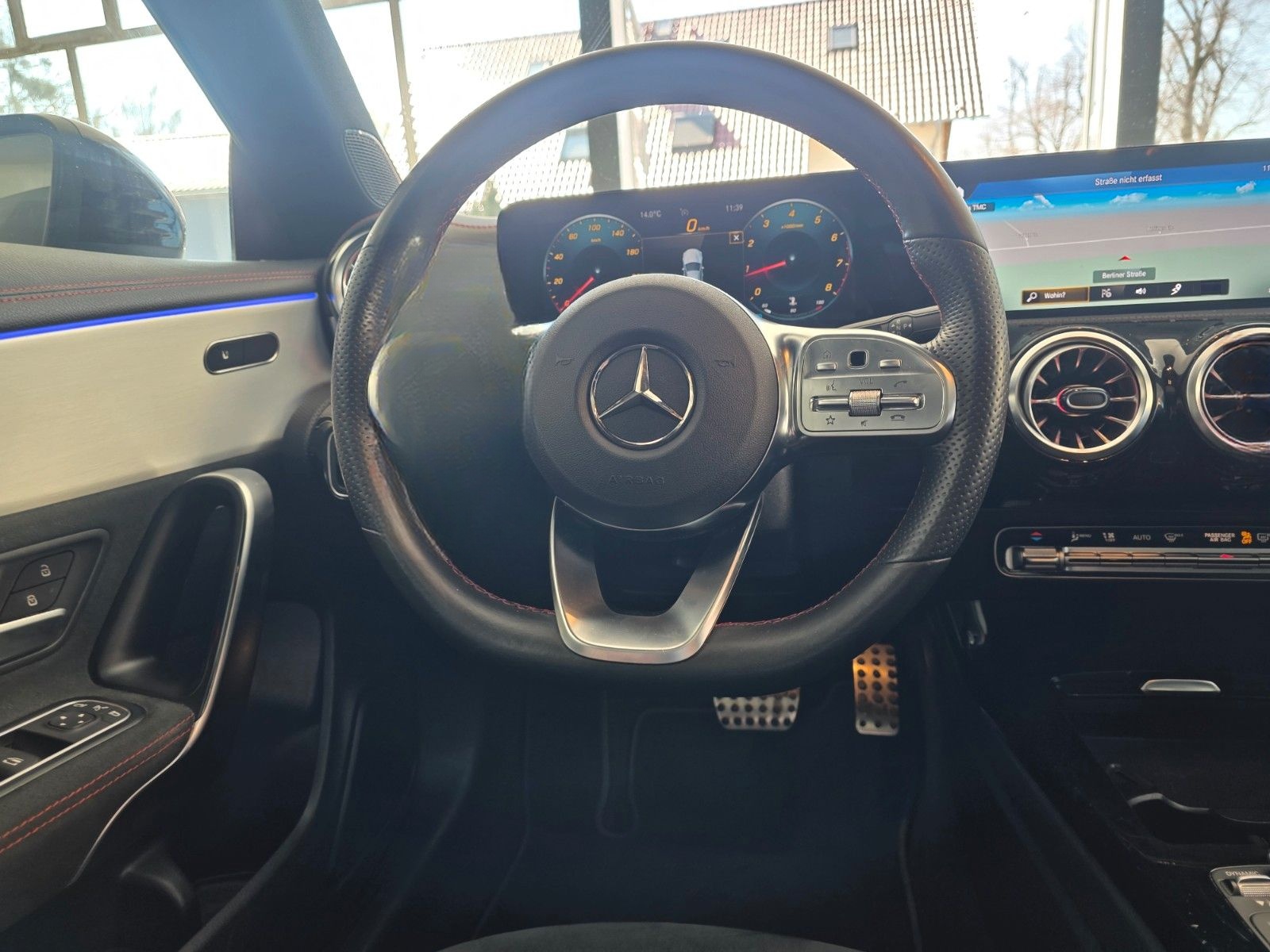 Mercedes-Benz CLA 180 Shooting Brake*AMG-Line*Panorama*Ambient foto 23