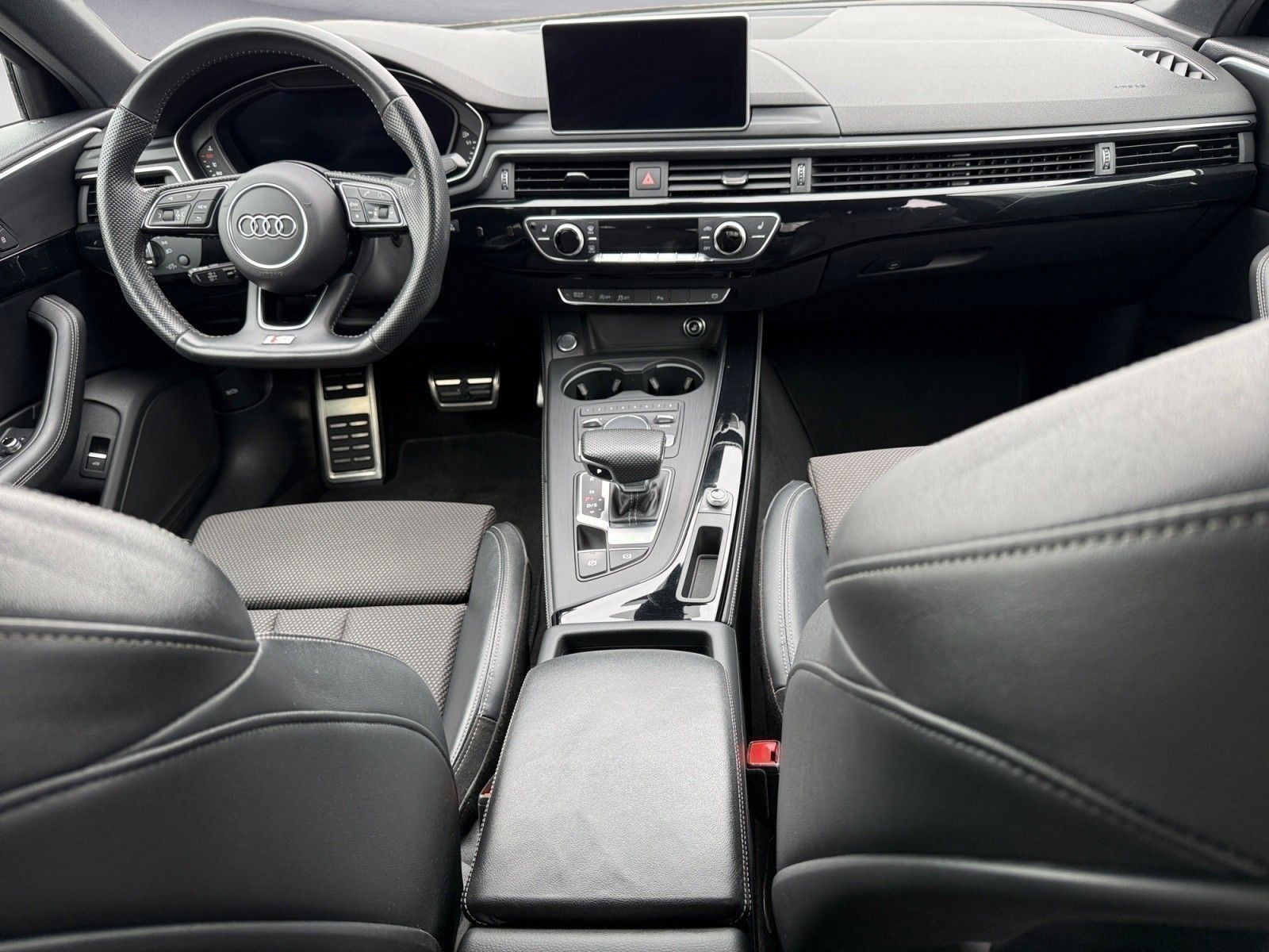 Audi A4 Limousine 40 TFSI S-tronic S-Line LED S-Line foto 10